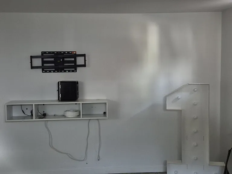TV mount