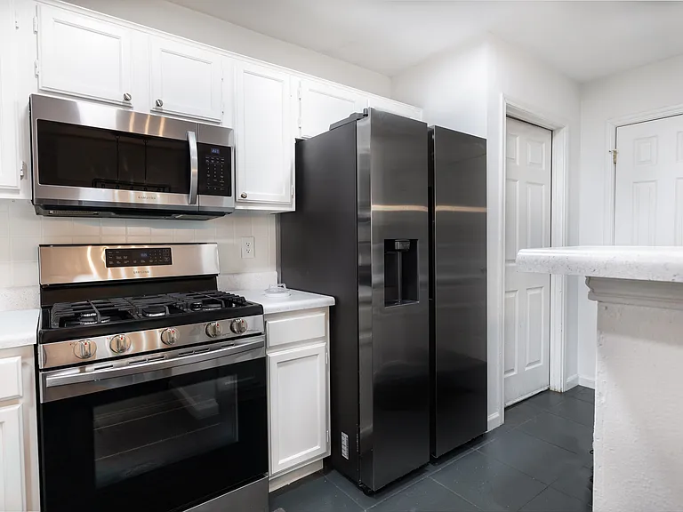817 Saunders Dr — Photo 11