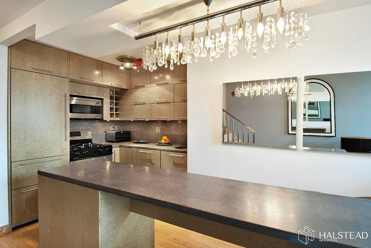 2373 Broadway APT 923 photo 1