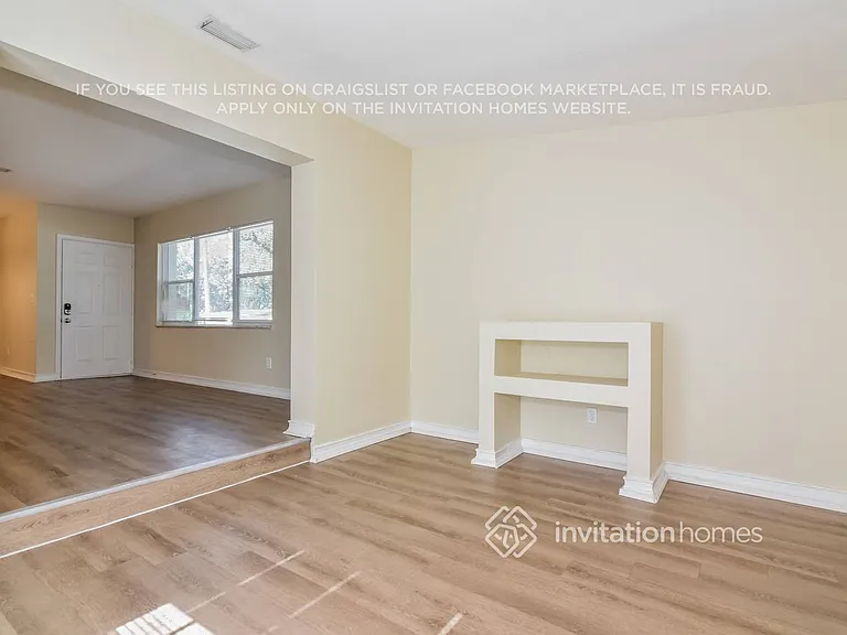 511 Sutton Pl — Photo 10