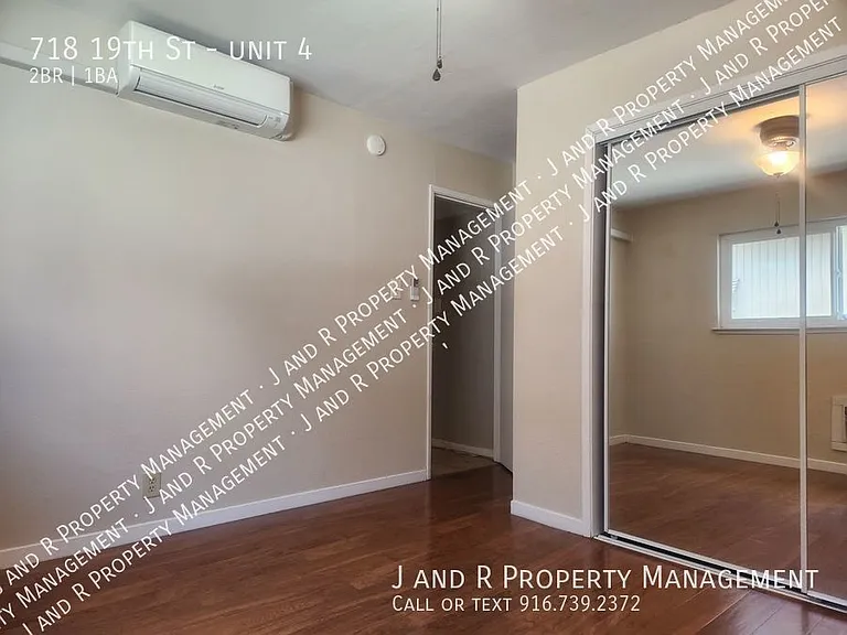 718 19th St #4 — Photo 10