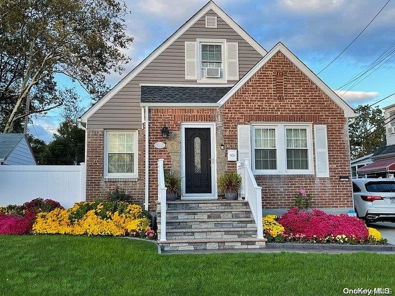 1st image of 42 Norfolk Drive E