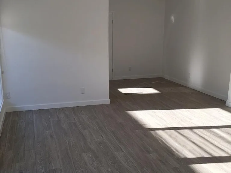 11948 Gorham Ave #5 — Photo 1