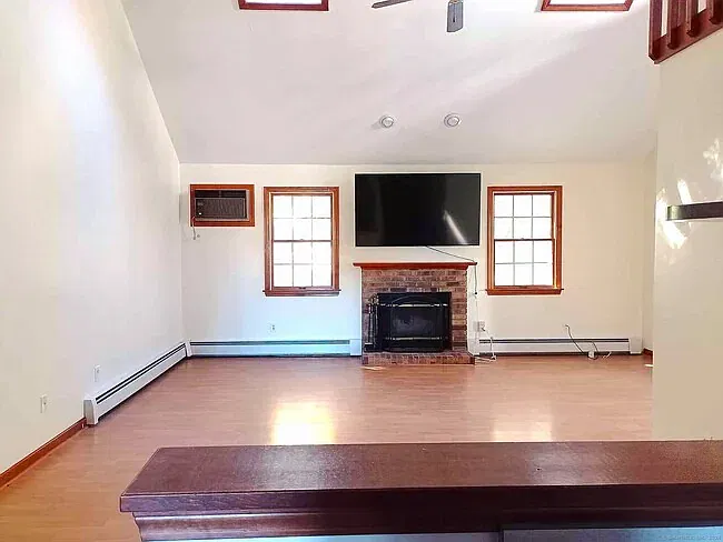 2 bed, 1506 sqft, $2,400 — Photo 4