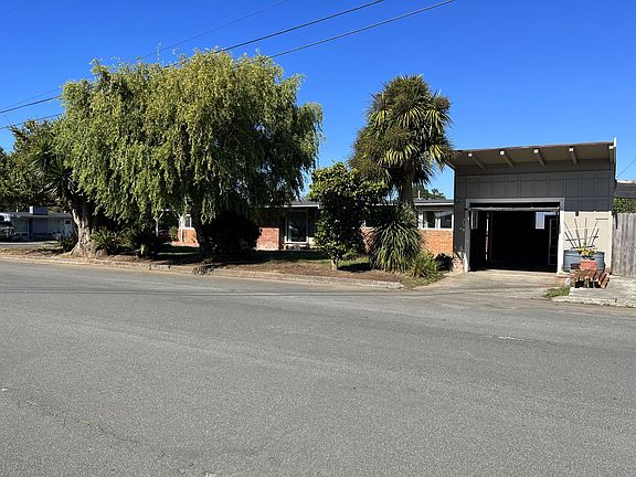 3rd image of 2297 Hillcrest Ave
