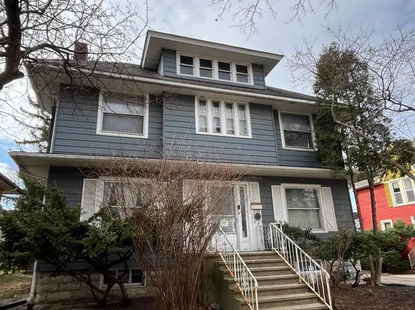 204 W Locust St #3, Dekalb, IL 60115