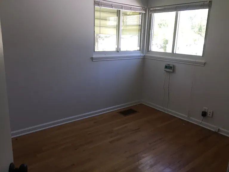 2256 Geneva St — Photo 5