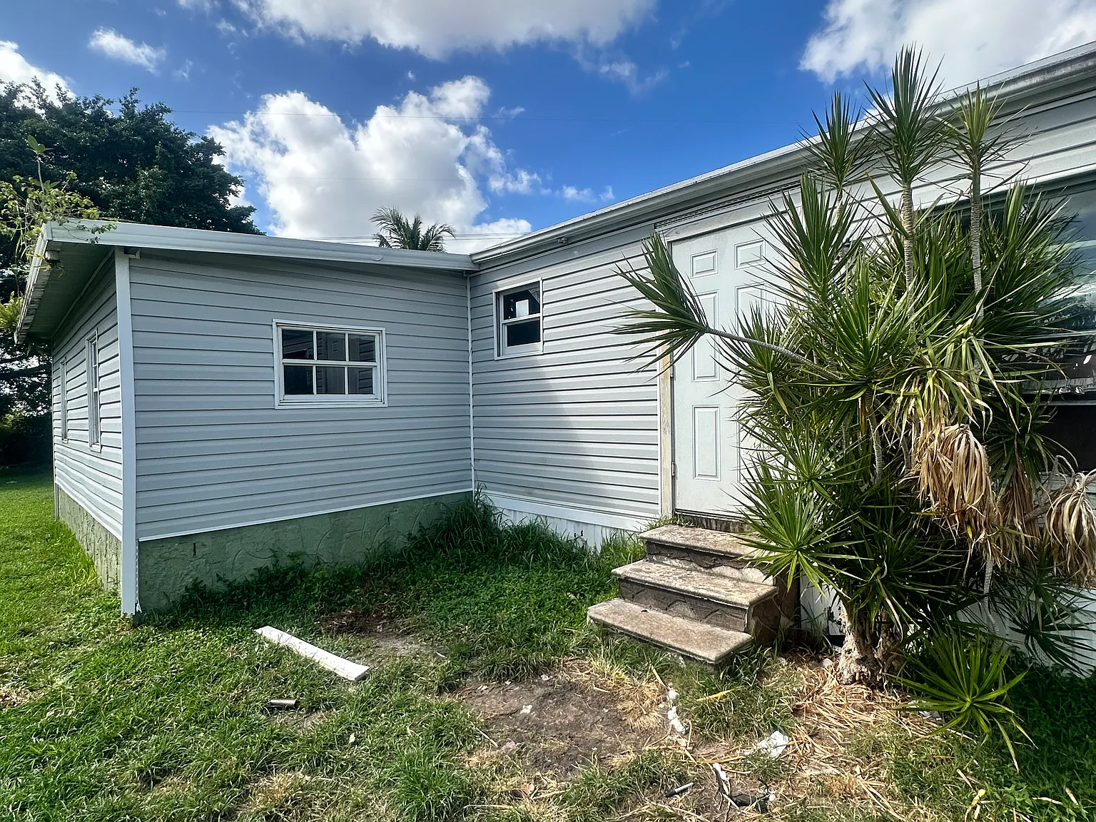 5 bed, 1600 sqft, $2,950 — Photo 3