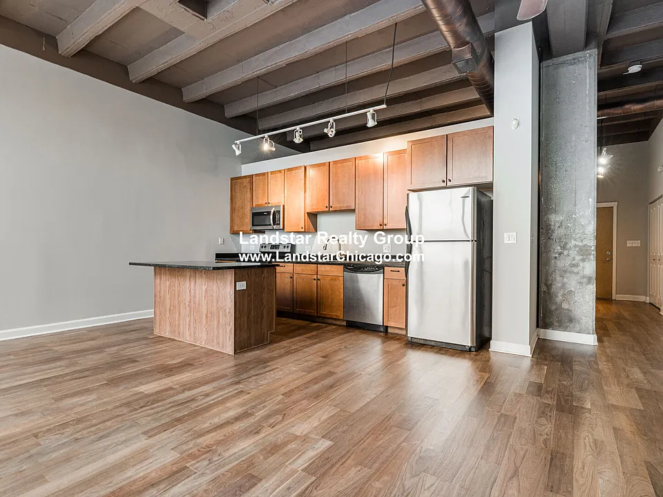 4131 W Belmont Ave #403