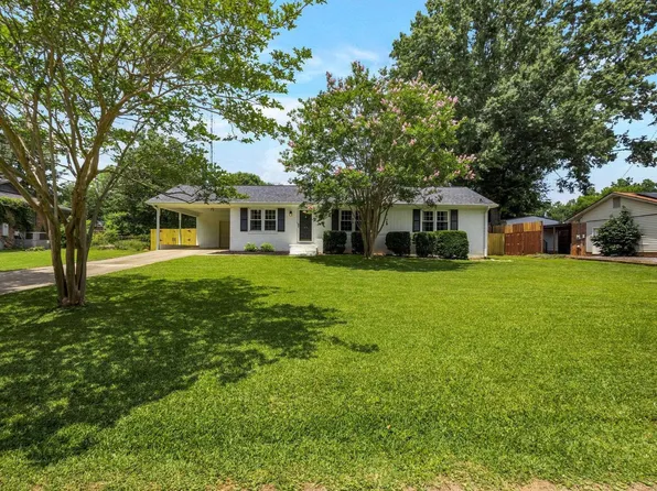 615 Creighton Dr, Taylors, SC 29687