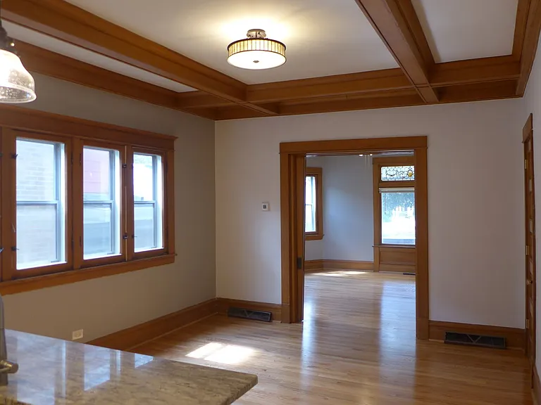 136 Elgin Ave — Photo 37