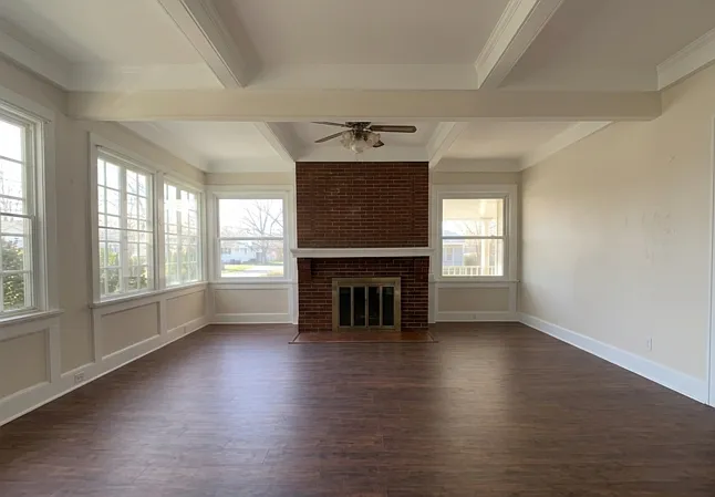 3 bed, 1300 sqft, $2,700 — Photo 3