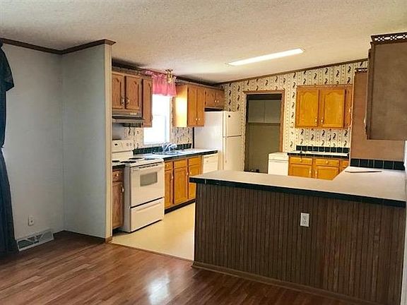 2nd image of 505 Eagles Nest Ln