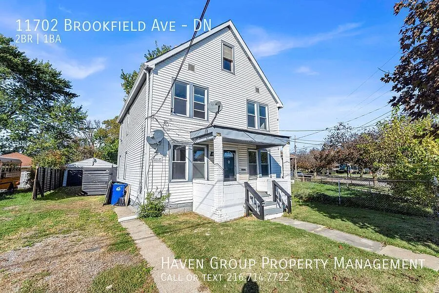 Building Photo - 11702 Brookfield Ave #DN