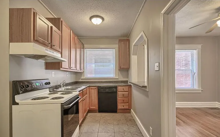 2208 Portis Ave #1 — Photo 6