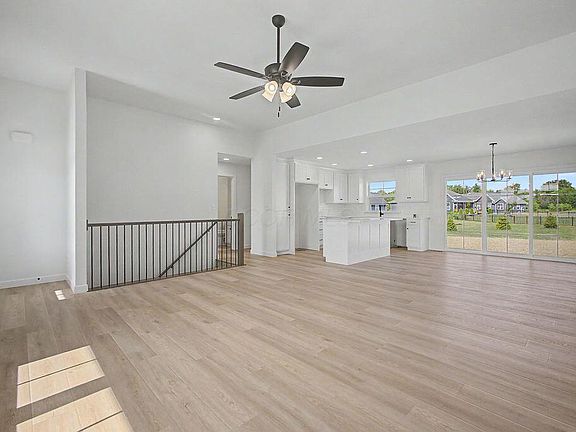 3rd image of 204 De Rosa Dr