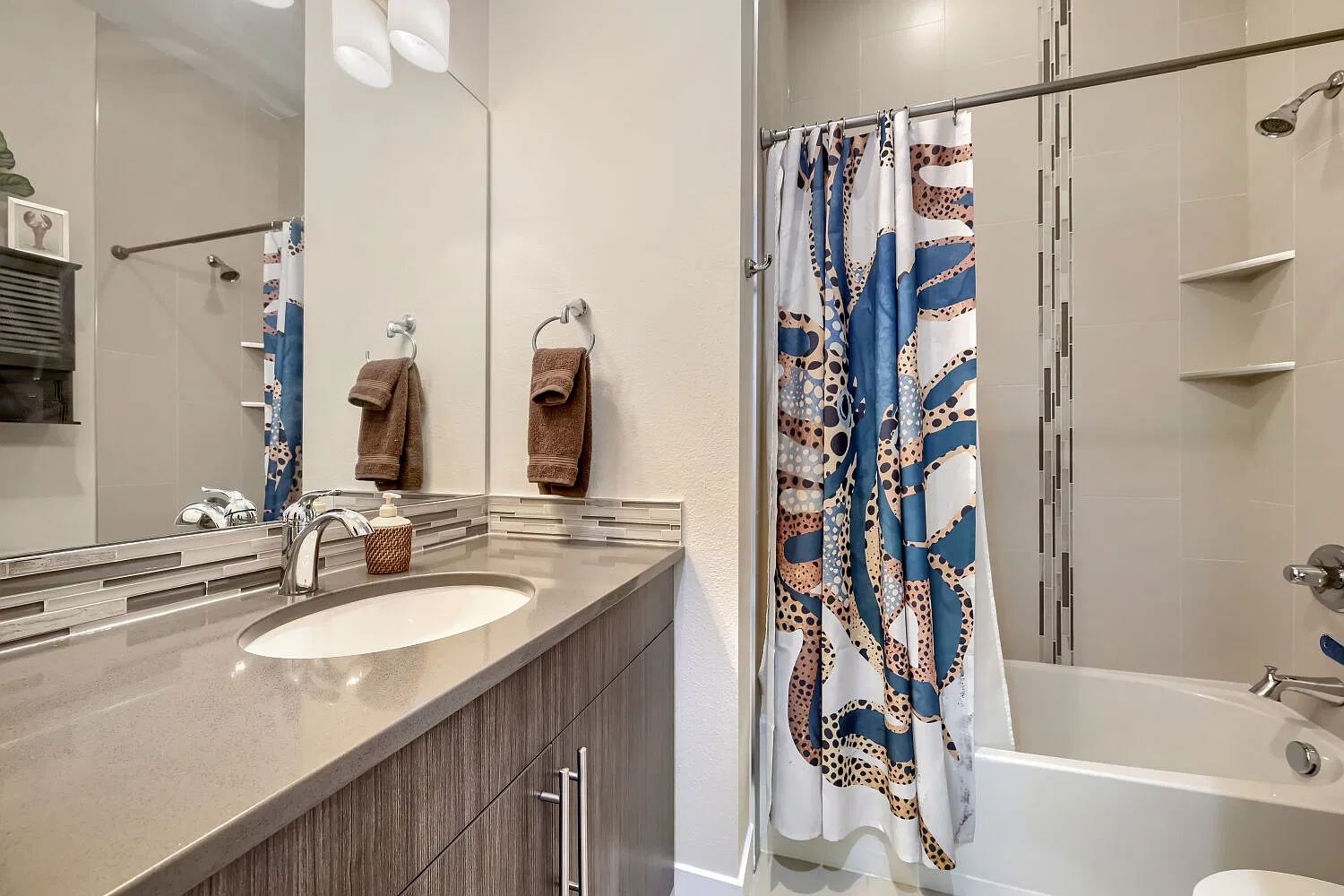2 bed, 2.5 bath, 1281 sqft, $3,175 — Photo 4