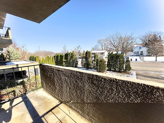2nd image of 633 Robert St S APT 107