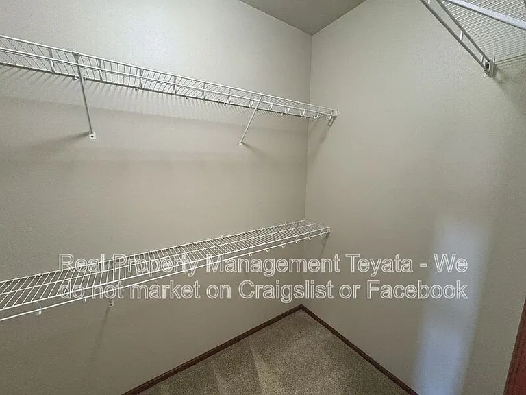 4884 Dory Ct — Photo 23