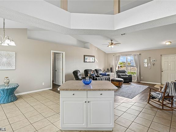4th image of 4409 Jacaranda Pkwy W