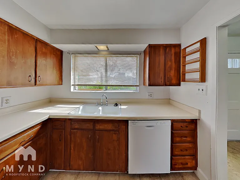 6 Smithridge Park — Photo 3