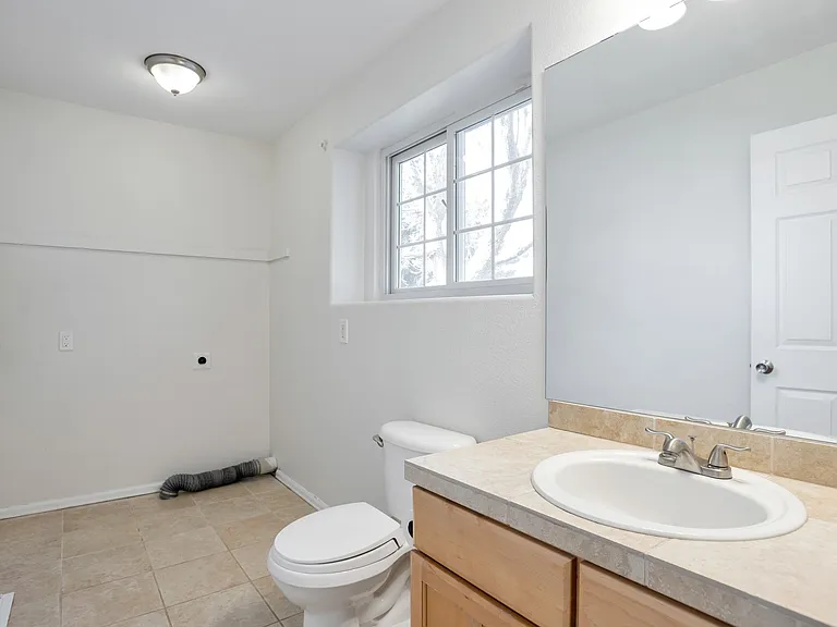 1254 S Zeno Way #E — Photo 11