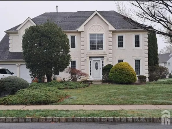 25 Kinglet Dr N, Cranbury, NJ 08512