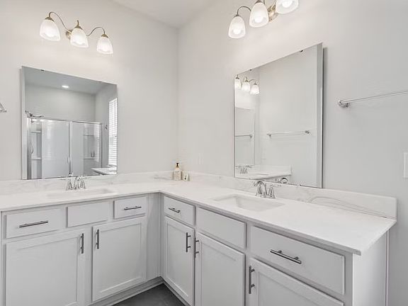 4th image of 2053 Ainsley Dr