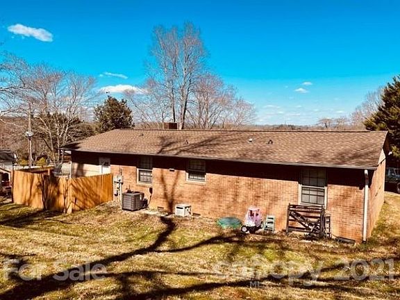 2nd image of 3669 Vantage Heights Cir