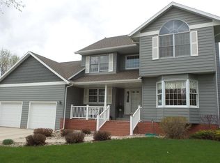 819 Candlewood Ln, Brookings, SD 57006