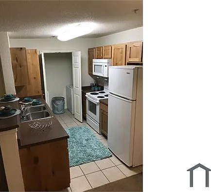 2 bed, 942 sqft, $837 — Photo 2