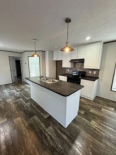 150 Oxford Cir Photo 1