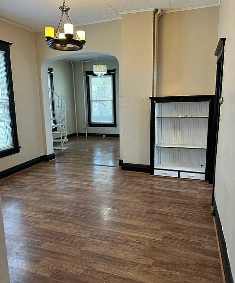 212 W Washington St — Photo 22