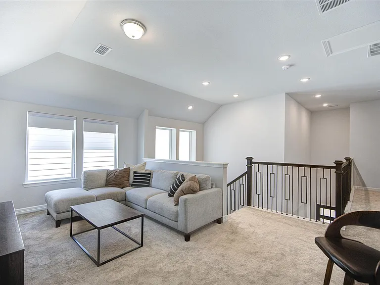 4110 Sherman Oak Ln — Photo 37