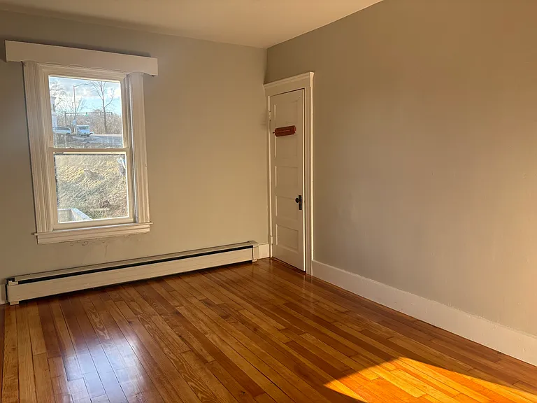 1425 Main St #1 — Photo 4