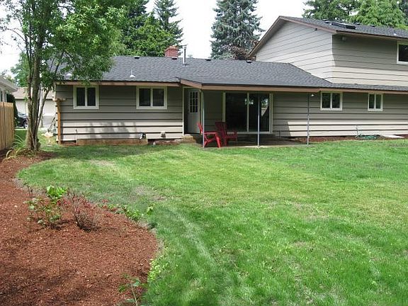 4th image of 411 W St SE