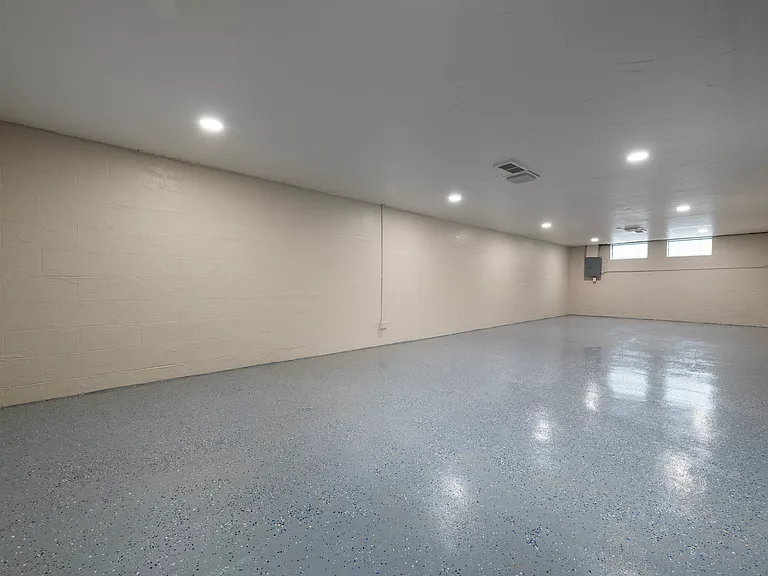 2930 Northglen Dr — Photo 29