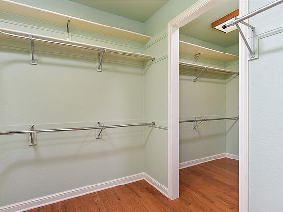 5th image of 370 Royal Birkdale Dr