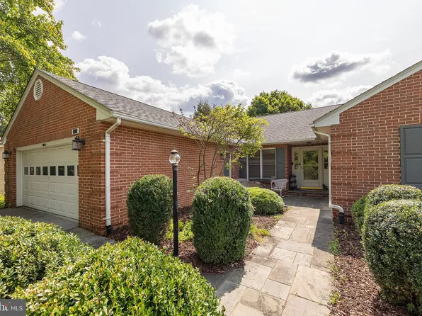 1610 Van Couver St, Winchester, VA 22601