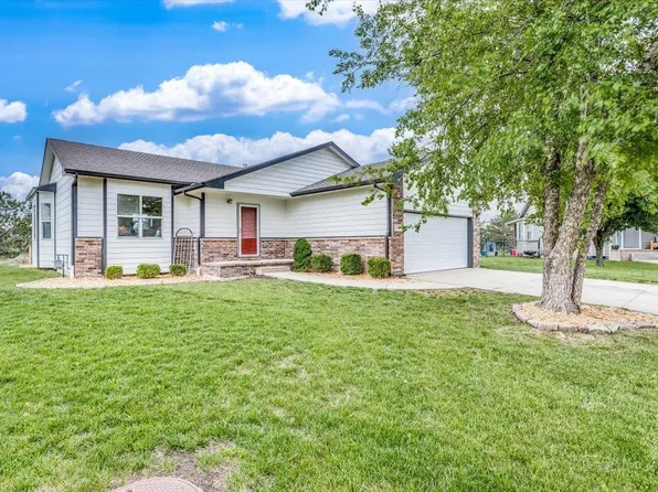 1818 N Wolfberry Ct, Andover, KS 67002