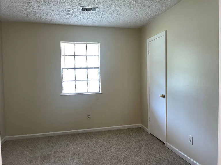 66 Darwin Dr — Photo 9
