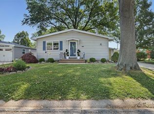 1229 Poplar Dr, Highland, IL