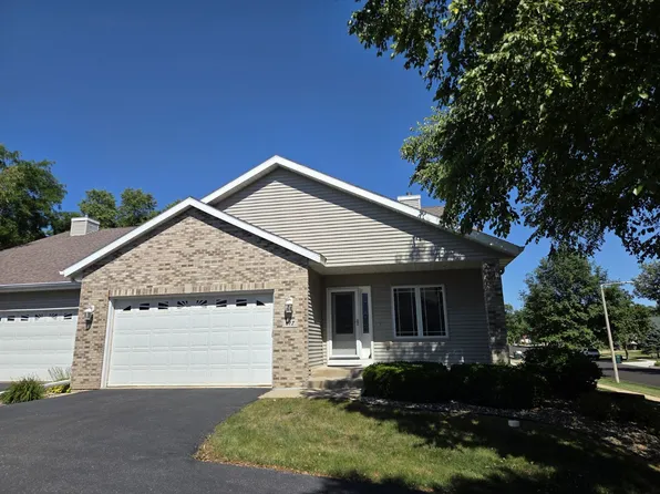 617 Nightingale Ln, Cottage Grove, WI 53527
