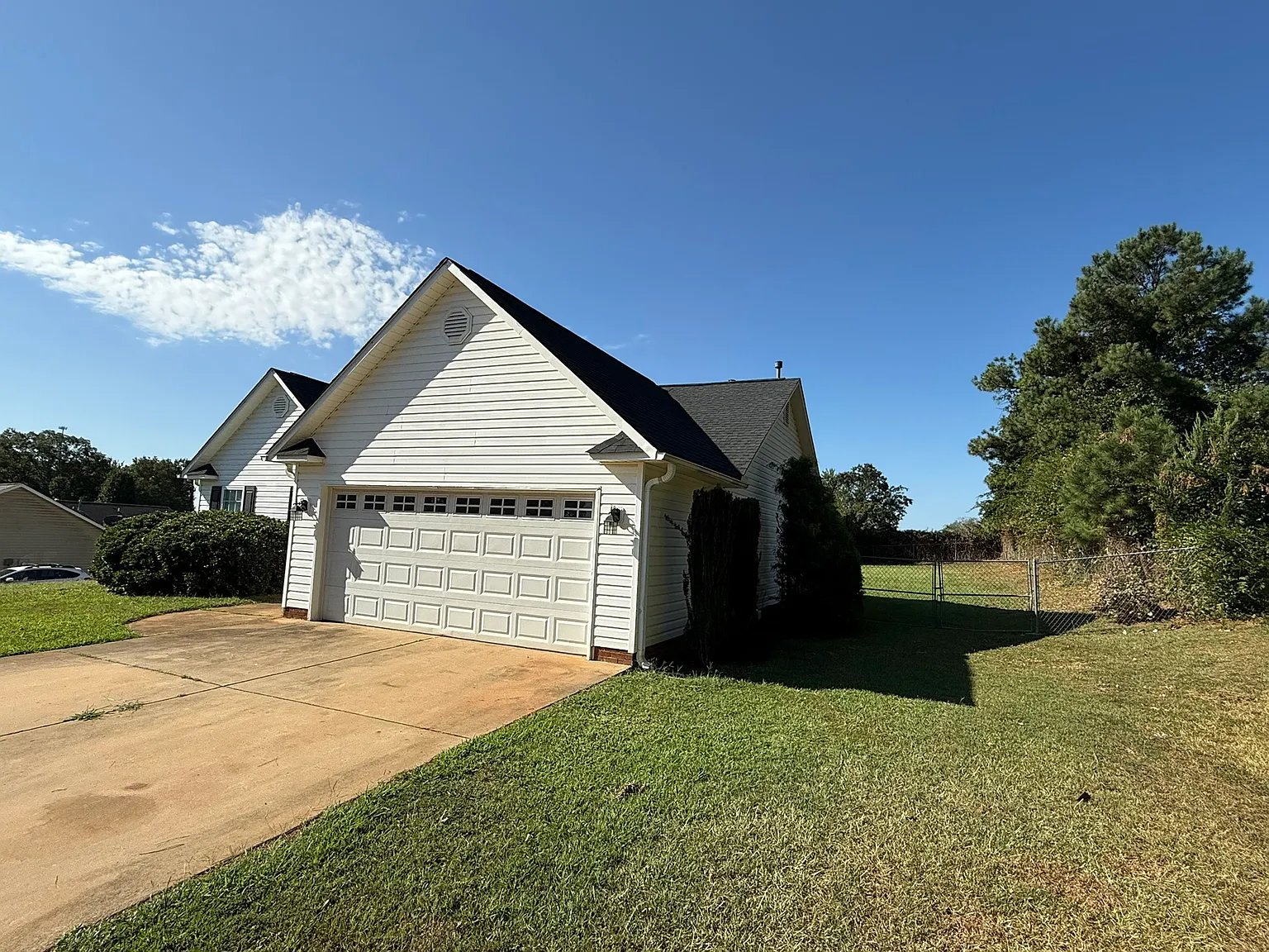 3 bed, 1280 sqft, $1,700 — Photo 4
