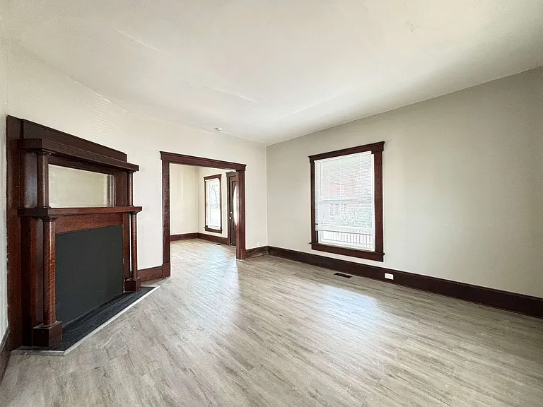 30-32 Lagonda Ave — Photo 22