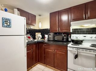 4652 Centretown Way #2, Mississauga, ON L5R0E1
