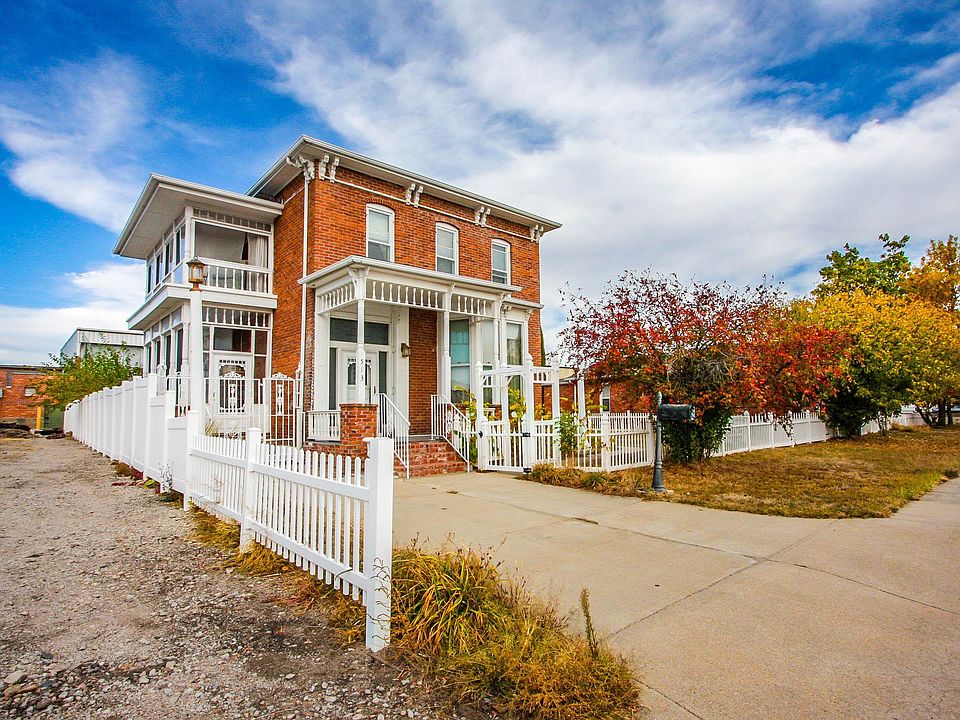 1st image of 513 E 6th Street