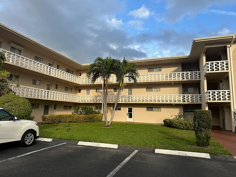 2721 Garden Dr N #105 — Photo 24