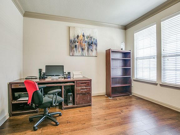 4th image of 4501 Moonlight Dr
