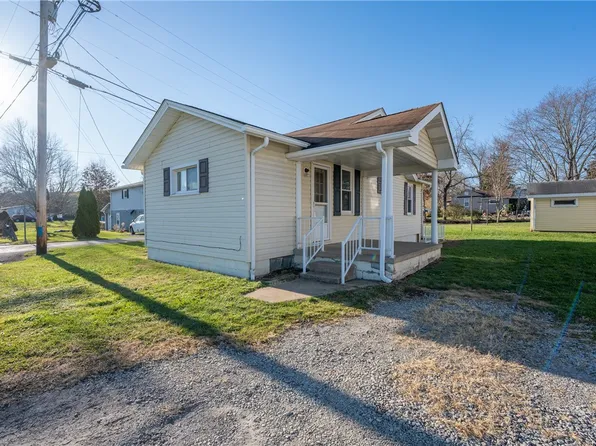 102 Frogtown Rd, New Alexandria, PA 15670